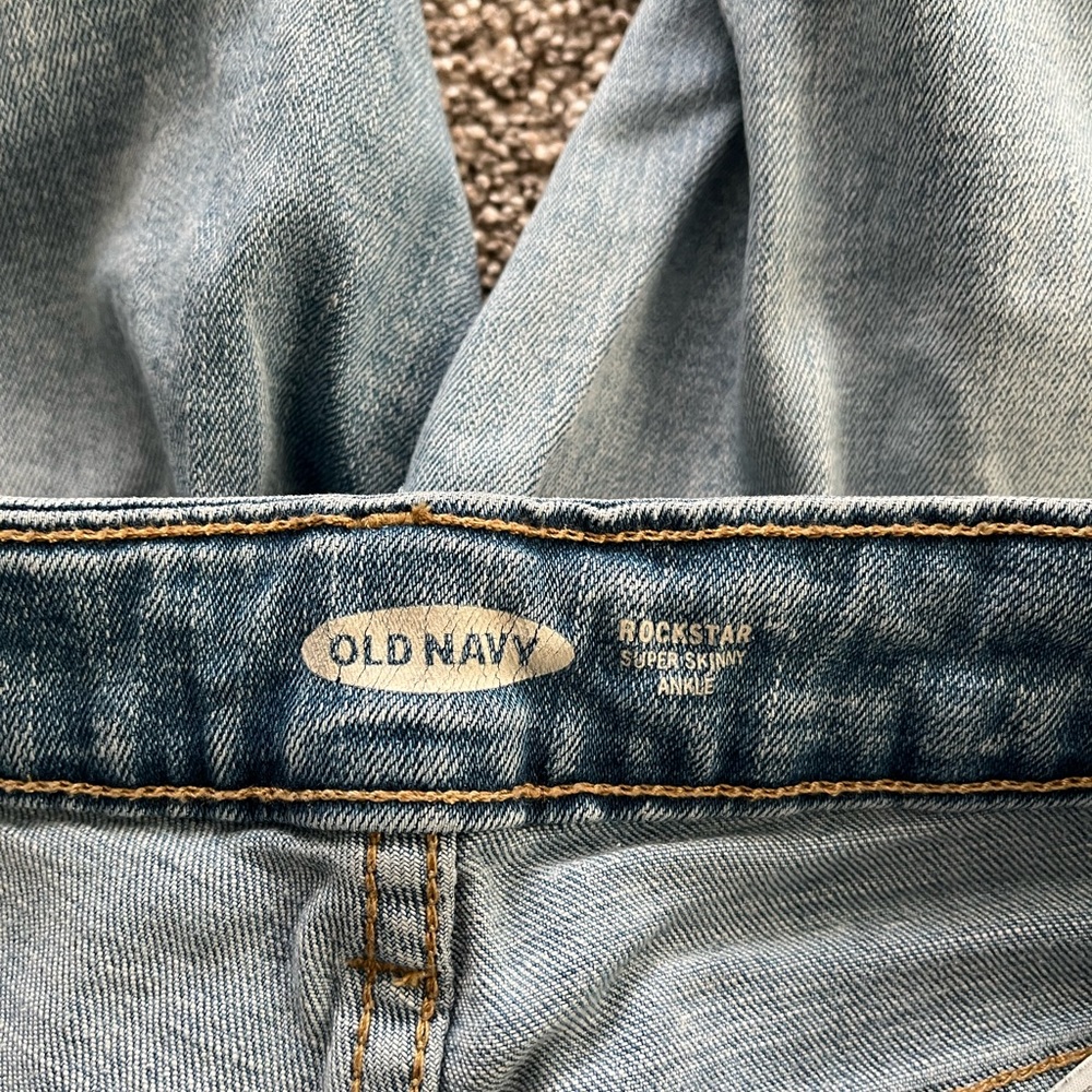 Old Navy Rockstar Super Skinny Jean